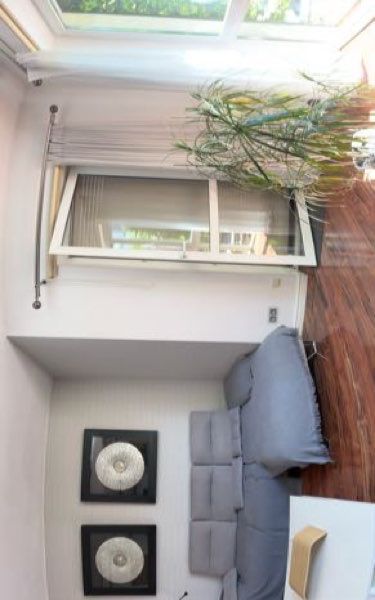 3 image in gallery